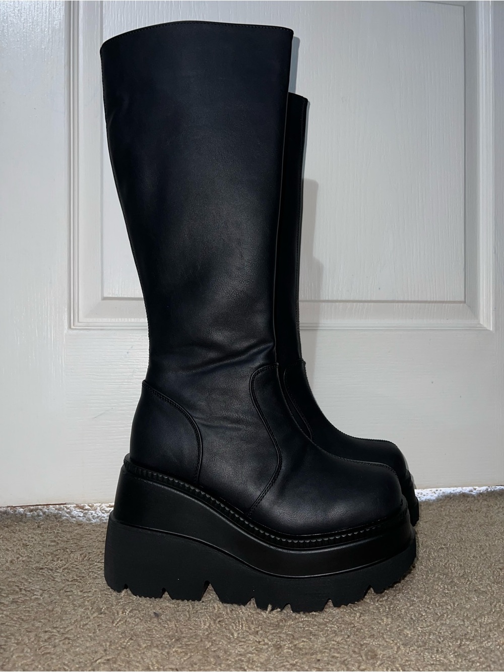 Demonia Shaker-100 Dollskill Size 9